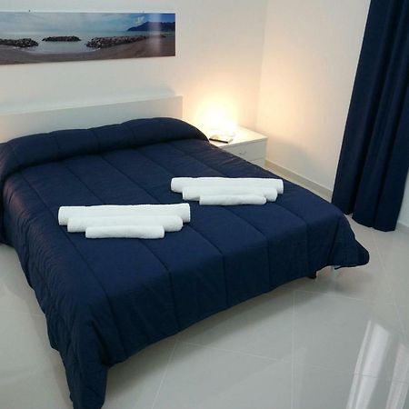 Al Porticciolo Bed and Breakfast Salerno Exterior foto