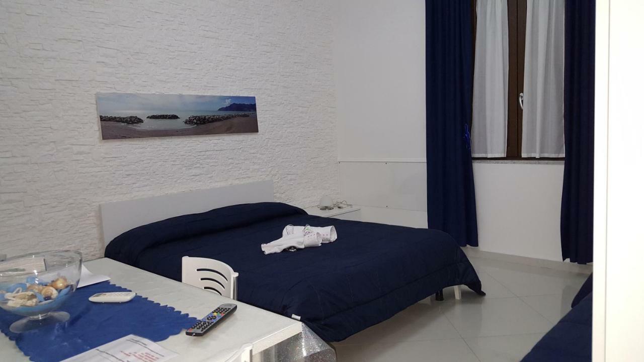 Al Porticciolo Bed and Breakfast Salerno Exterior foto