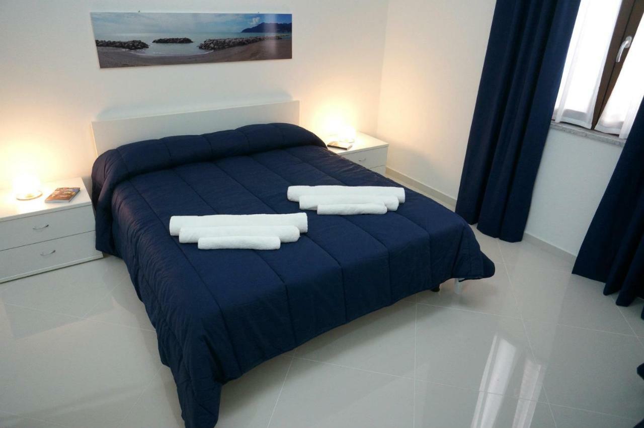 Al Porticciolo Bed and Breakfast Salerno Exterior foto