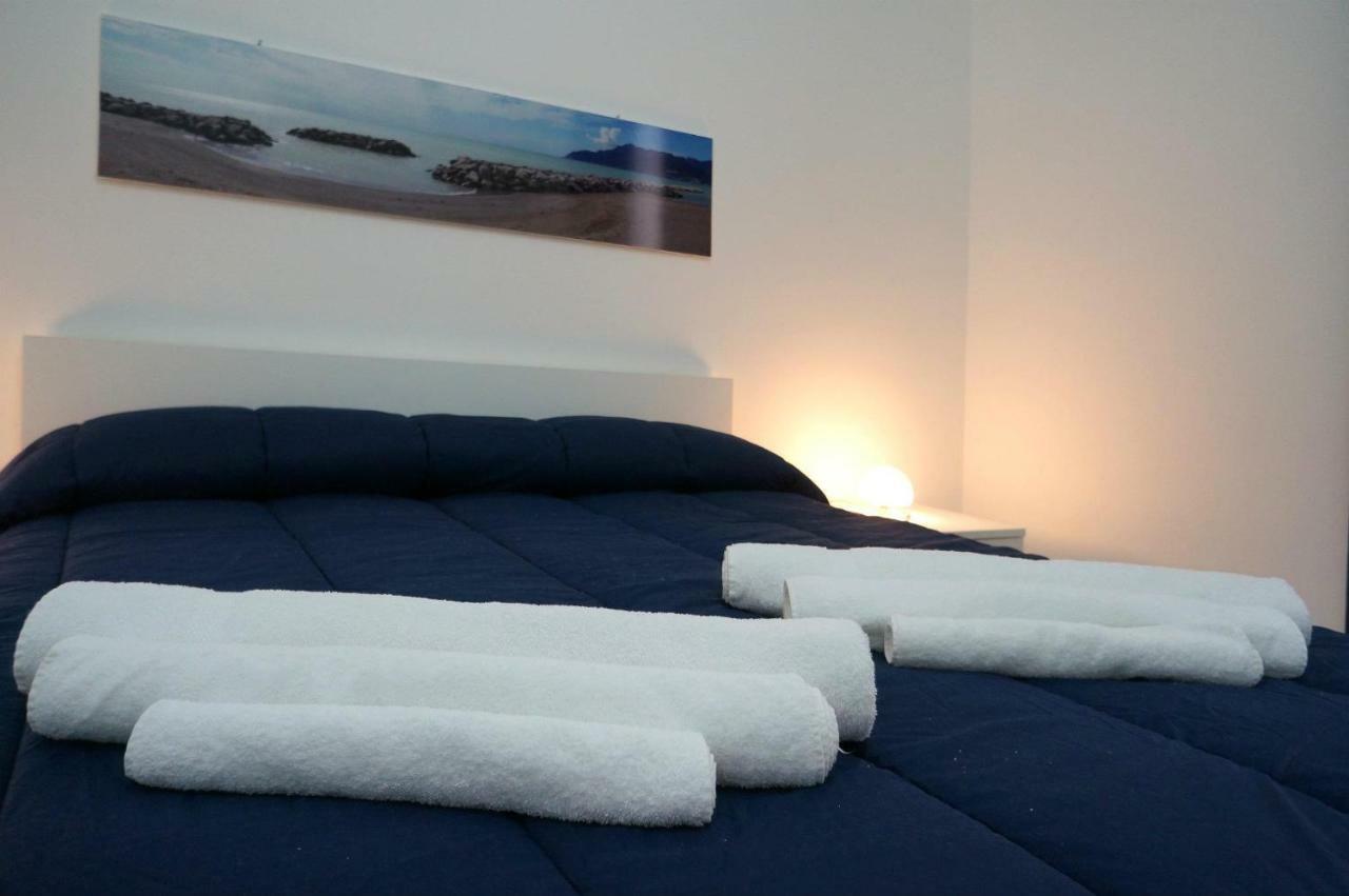 Al Porticciolo Bed and Breakfast Salerno Exterior foto
