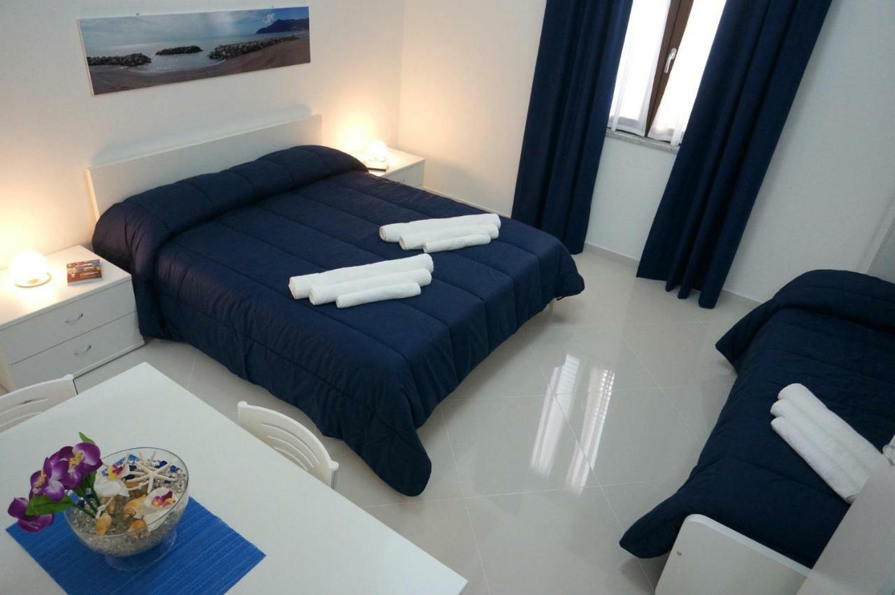 Al Porticciolo Bed and Breakfast Salerno Exterior foto