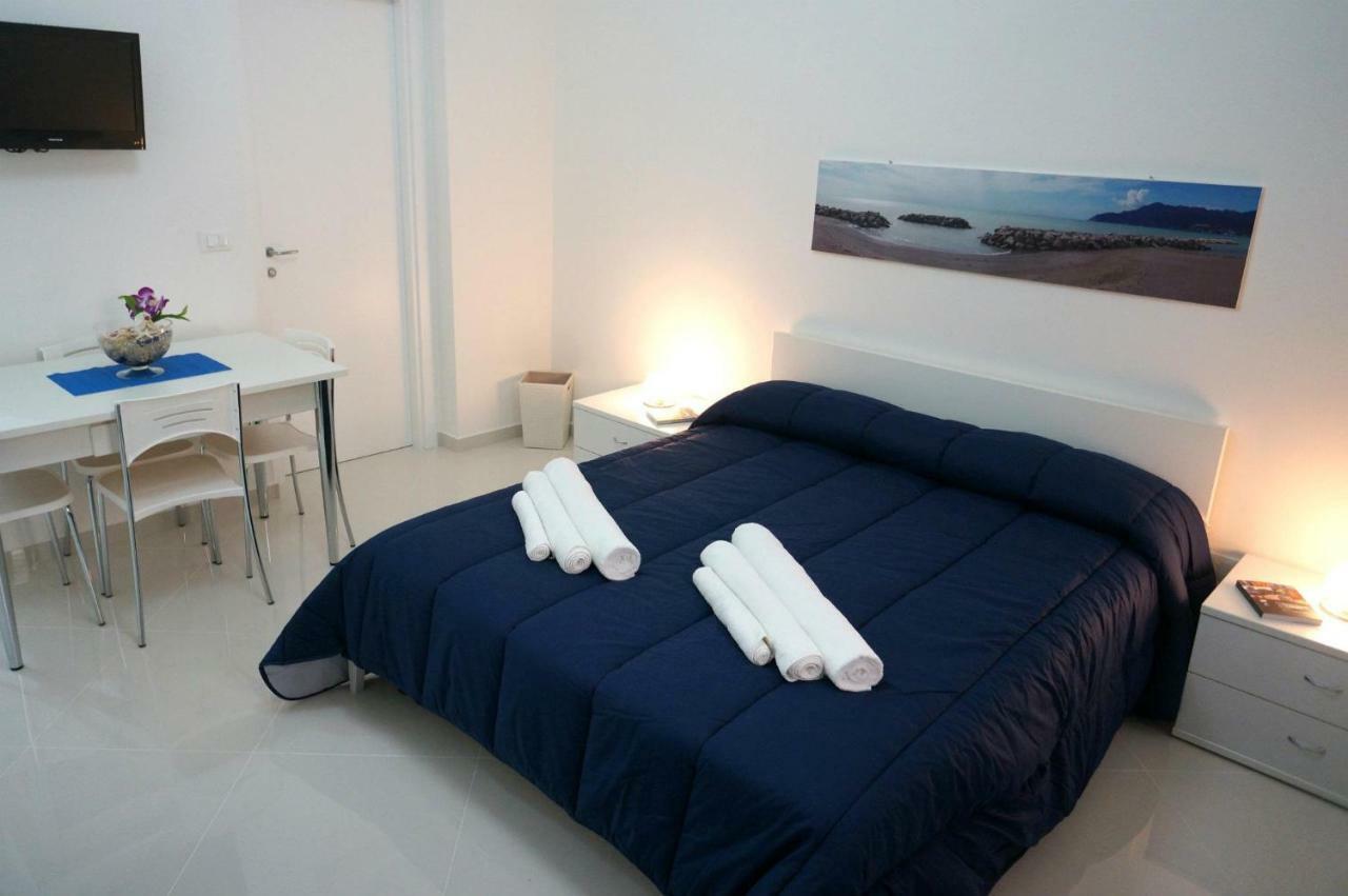 Al Porticciolo Bed and Breakfast Salerno Exterior foto