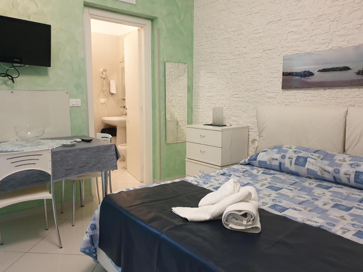 Al Porticciolo Bed and Breakfast Salerno Exterior foto