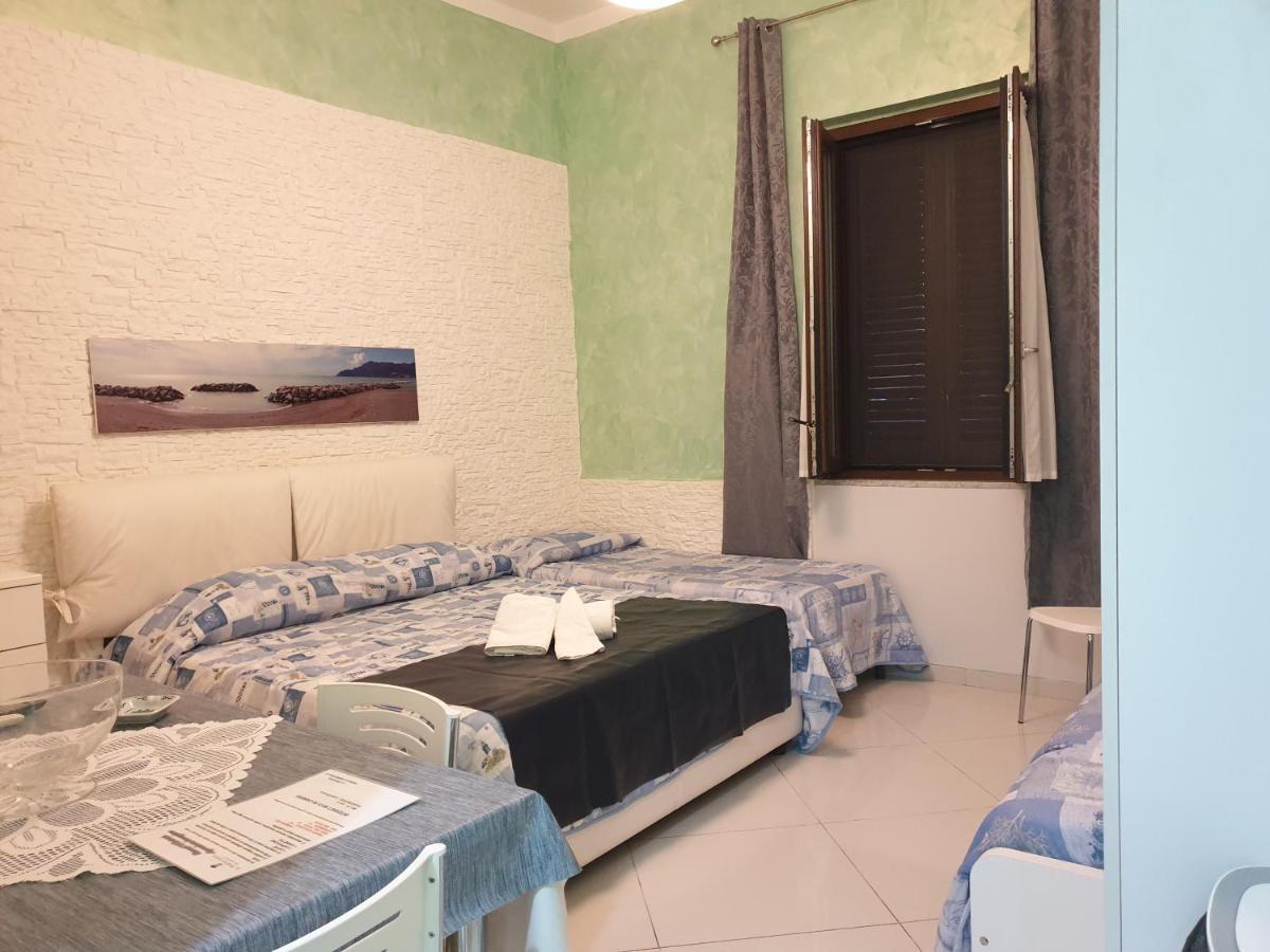 Al Porticciolo Bed and Breakfast Salerno Exterior foto